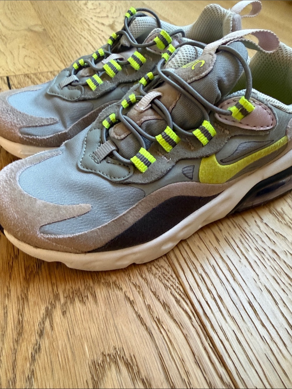 Nike AirMax 270 Kids Gray Sneakers with Neon Lime Accents